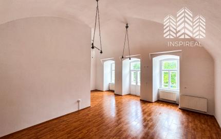 Reprezentatívne priestory na prenájom – Štúrova, pri Auparku