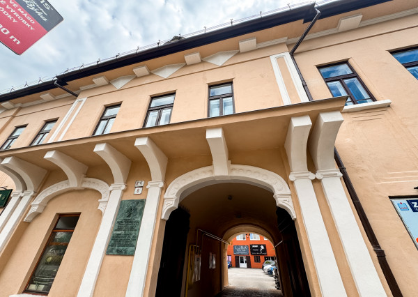 Štúrova,  prenájom lukratívnych priestorov pri OC Aupark