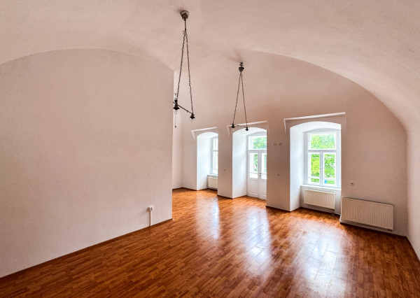 Reprezentatívne priestory na prenájom – Štúrova, pri Auparku