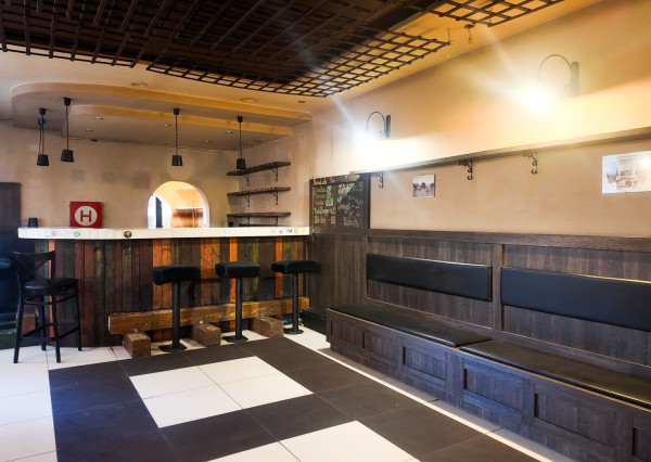 Podnikateľská budova v Čani