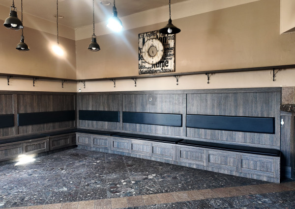 Podnikateľská budova v Čani