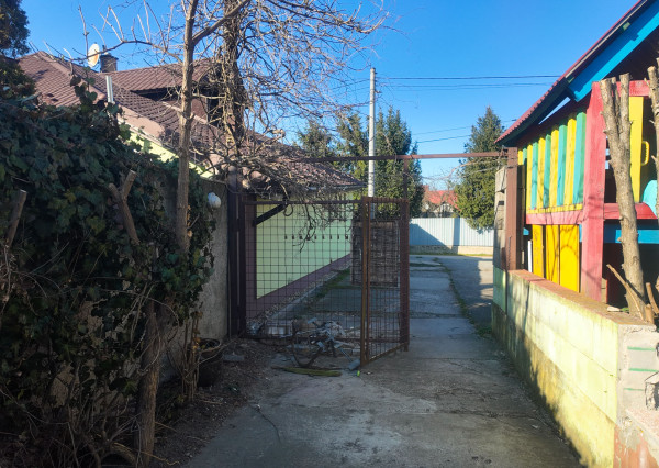 Podnikateľská budova v Čani