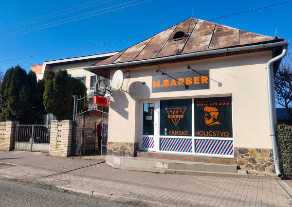 Podnikateľská budova v Čani