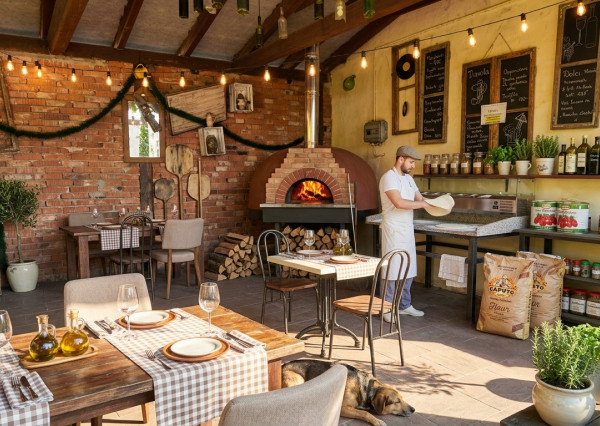 Podnikateľská budova v Čani