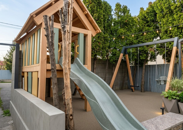 Podnikateľská budova v Čani