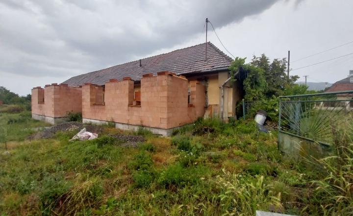 Rozostavaný rodinný dom-Bohdanovce, pozemok 750m2 - fotografia 9