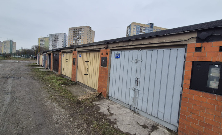 Garáž s vlastným pozemkom a elektrinou na predaj - Krivá, Košice Juh - fotografia 2