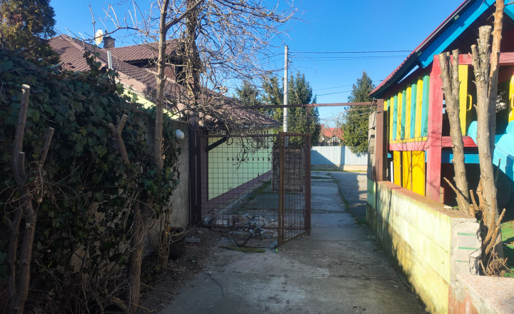 Podnikateľská budova v Čani - fotografia 16