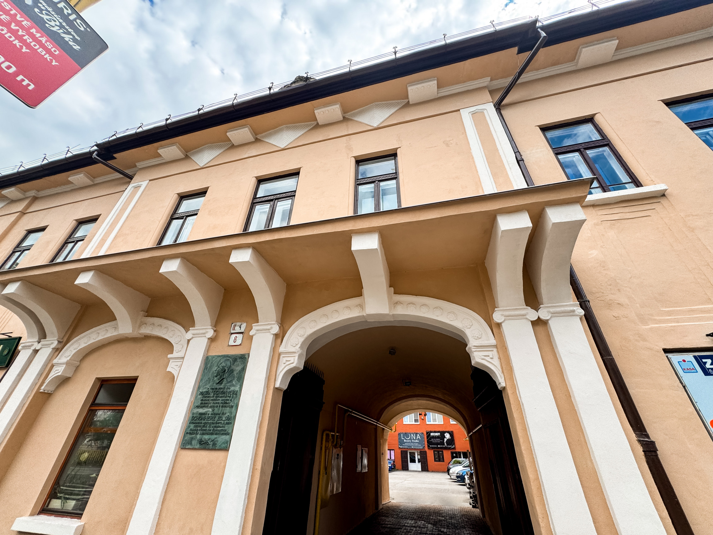 Reprezentatívne priestory na prenájom – Štúrova, pri Auparku